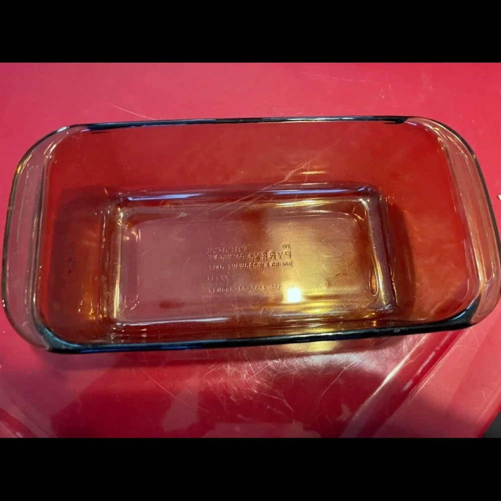 Pyrex loaf pan - Picture 2 of 3